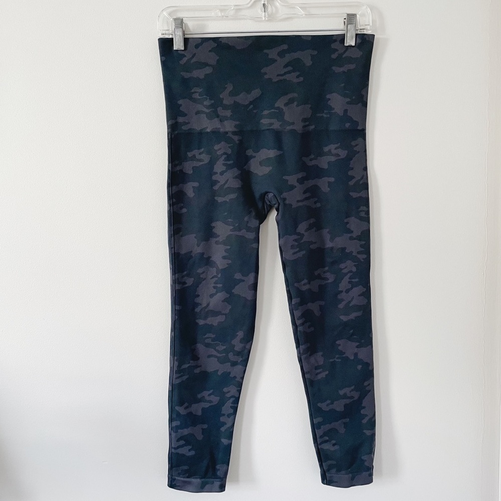 SPANX | Look At Me Now Leggings | Camo